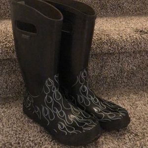 Bogs waterproof rubber rain boots size 4